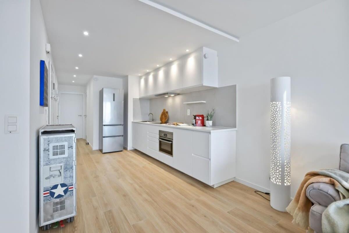 Huswell - Apartment With Frontal Sea View In Knokke Exterior foto